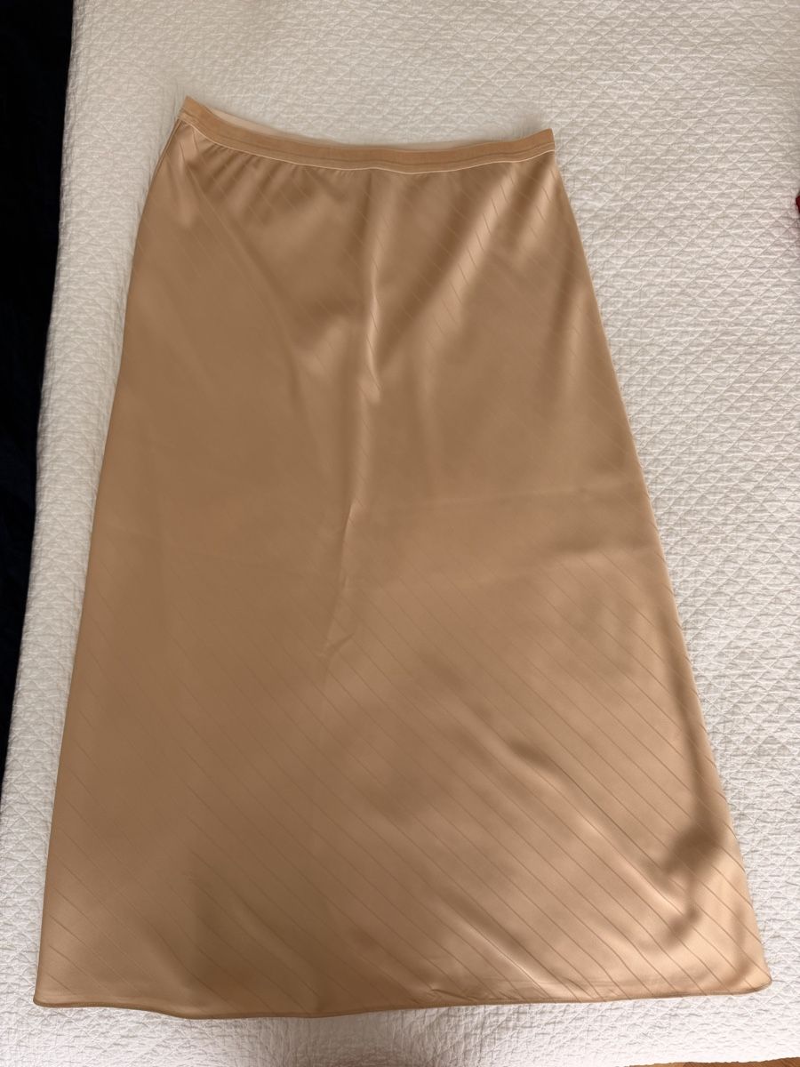 DKNY Gonne: Jupe satinée DKNY champagne, taille L – Usato da Lausanne venduto da sanout 1