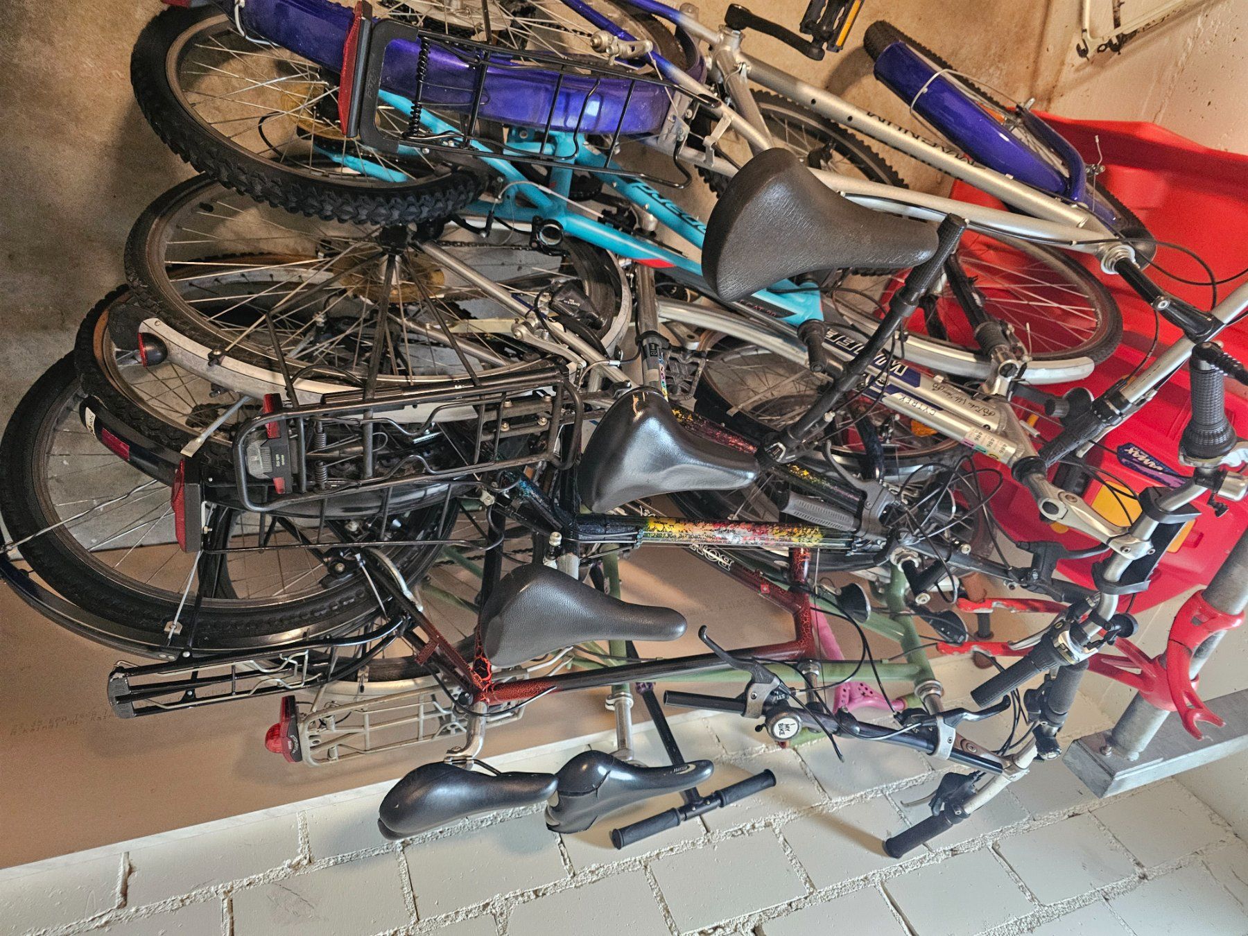Biciclette: Fahrräder für Export oder zum aufbereiten – Usato da kleindöttingen venduto da Jimi-Hendrix