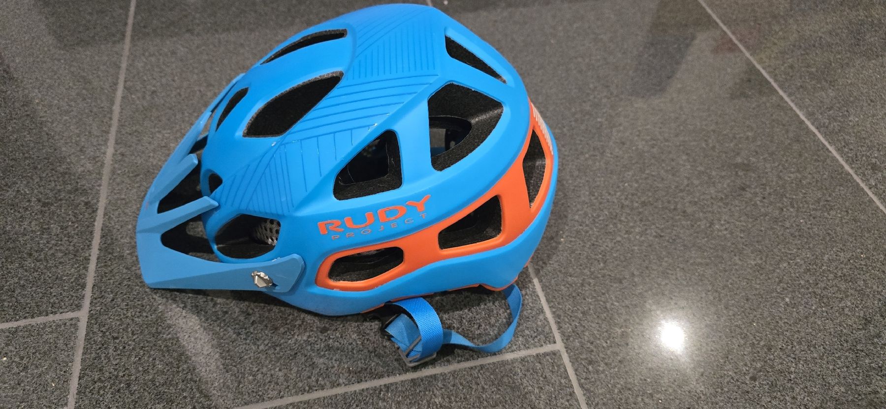 Helme: Velo Helm – Gebraucht aus Ueberstorf von andrea898