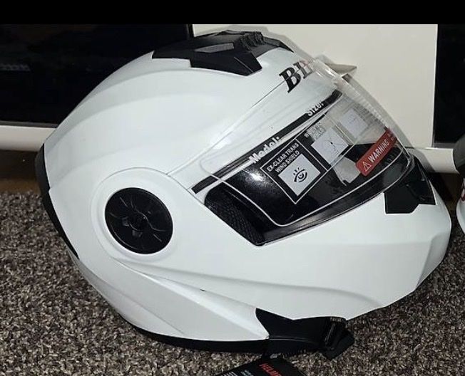 Casques & visières: Motorradhem klapphelm grosse L – Neuf avec emballage d'origine à Luzern par claiudiu