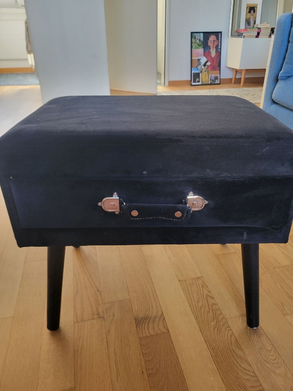 Tables de nuit: Black Night Stand /Side Table – D'occasion à Zürich par jai_k6bl