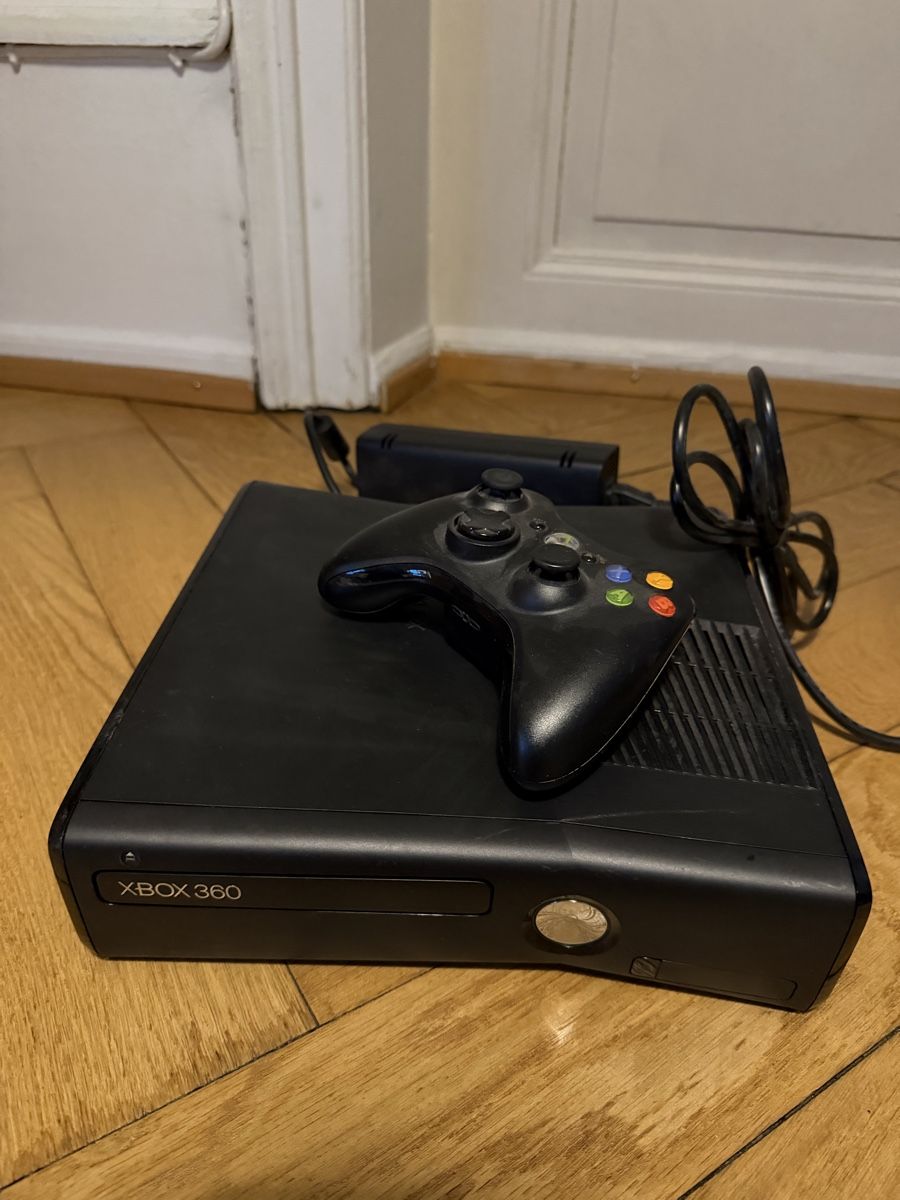Microsoft Consoles: XBOX 360 inkl. Controller  – D'occasion à Basel par two_n27b