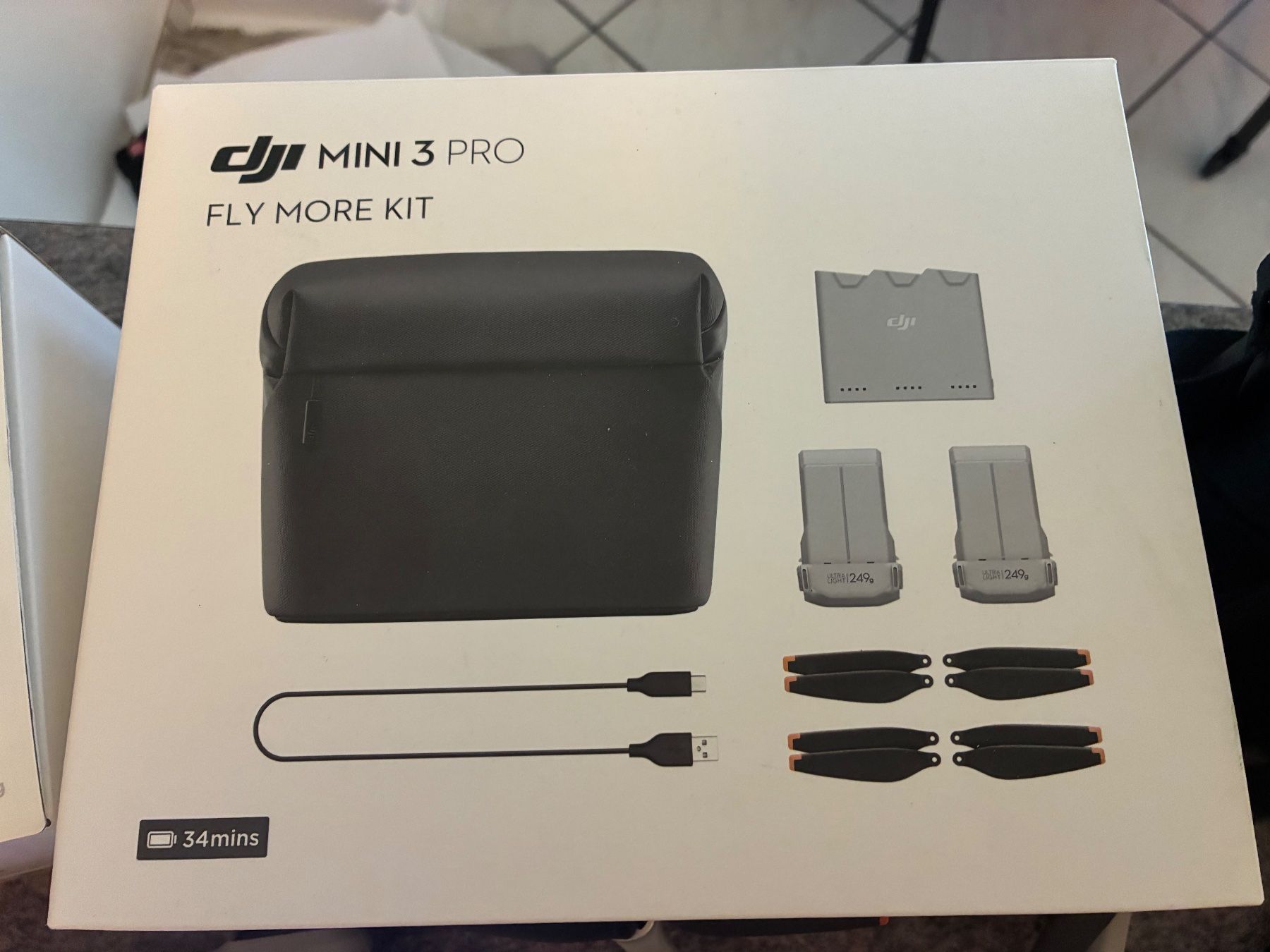DJI Modellismo RC: DJI Mini Pro 3 mit DJI RC + Fly more Kombo + extra Taschen – Usato da Gampel venduto da Auktionsman 1