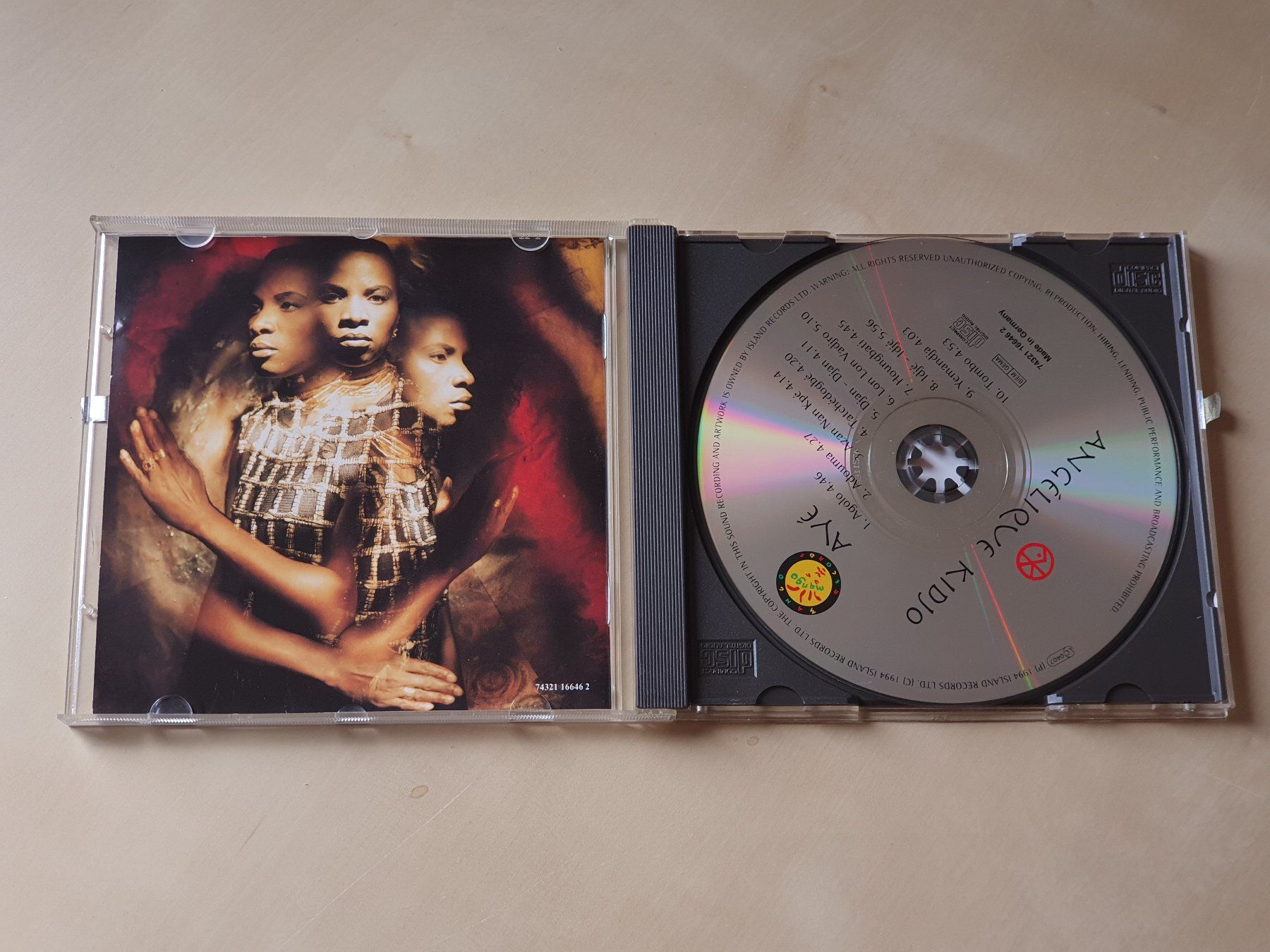 CD: Angelique Kidjo – Usato da Stansstad venduto da collectorsshop 2
