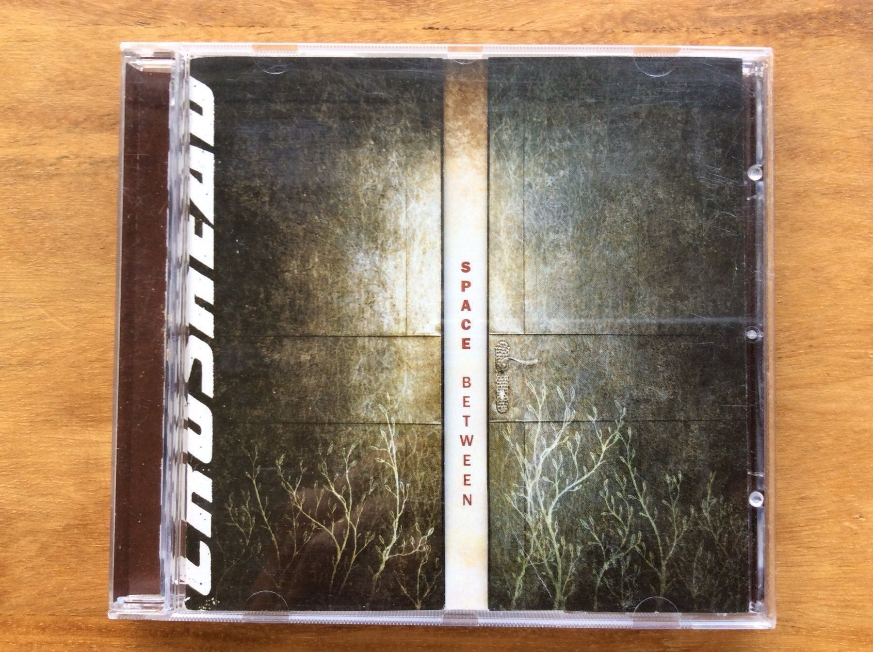 CD: CD Crushead – Space Between – Usato da Horgen venduto da flyingpenguin2000