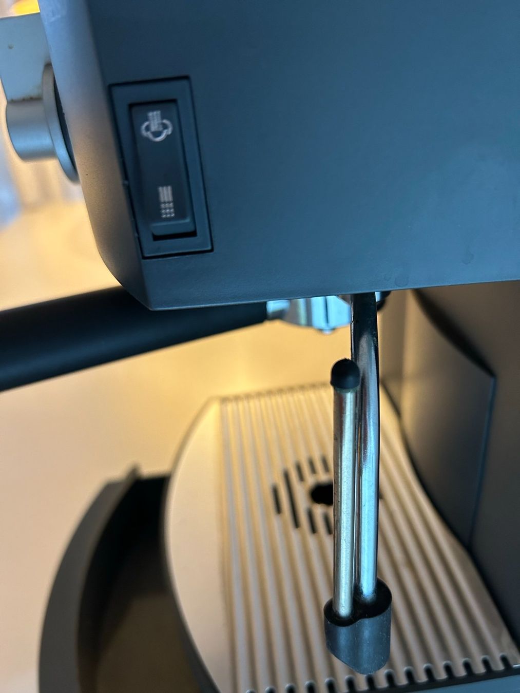 Krups Macchine per caffè & Macchine per espresso: Robuste machine à café Krups à capsules comme neuve, révisé. – Nuovo (secondo la descrizione) da nyon venduto da Lbabi 8