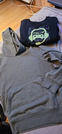 C&A Hoodie Gr. 140 Olivgrün + schwarzes pulli Gr. 134/140