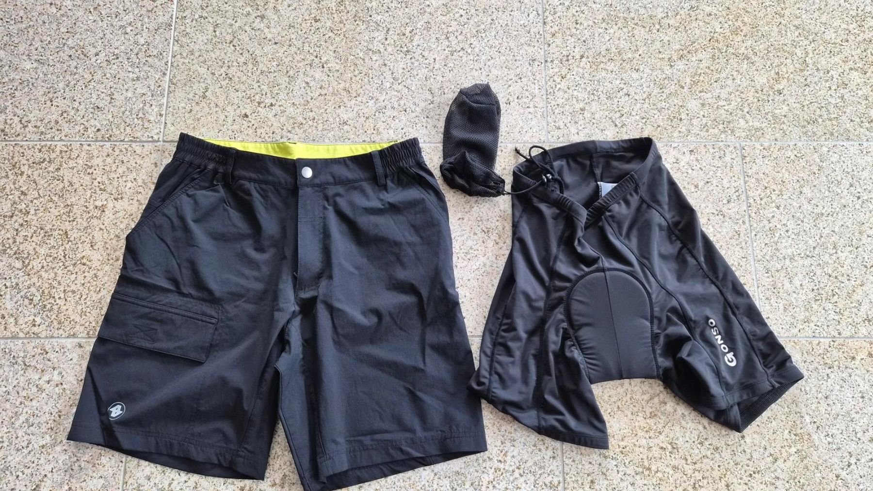 Pantaloni: Fahrrad- / Velo- / MBK-Hosen – Nuovo (secondo la descrizione) da Erlenbach ZH venduto da 2m
