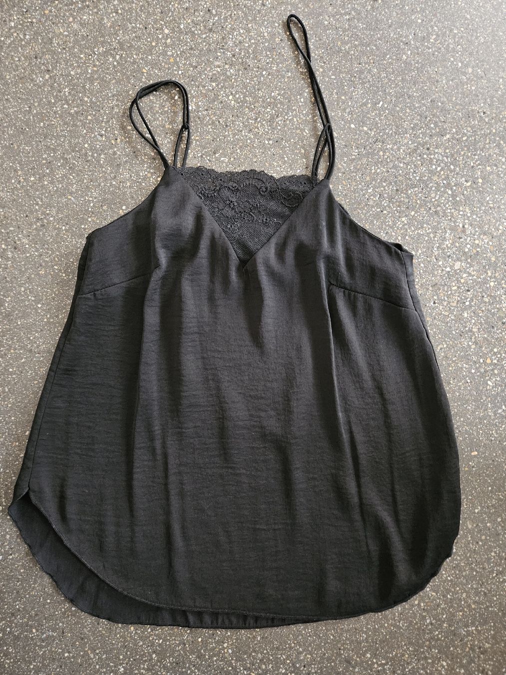 H&M Top: H&M Top mit Spitze, Grösse 34 – Nuovo (secondo la descrizione) da Anwil venduto da tamoos
