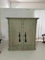 Antik Schrank Holz 1850 shabby grün Tablare Kleiderstange