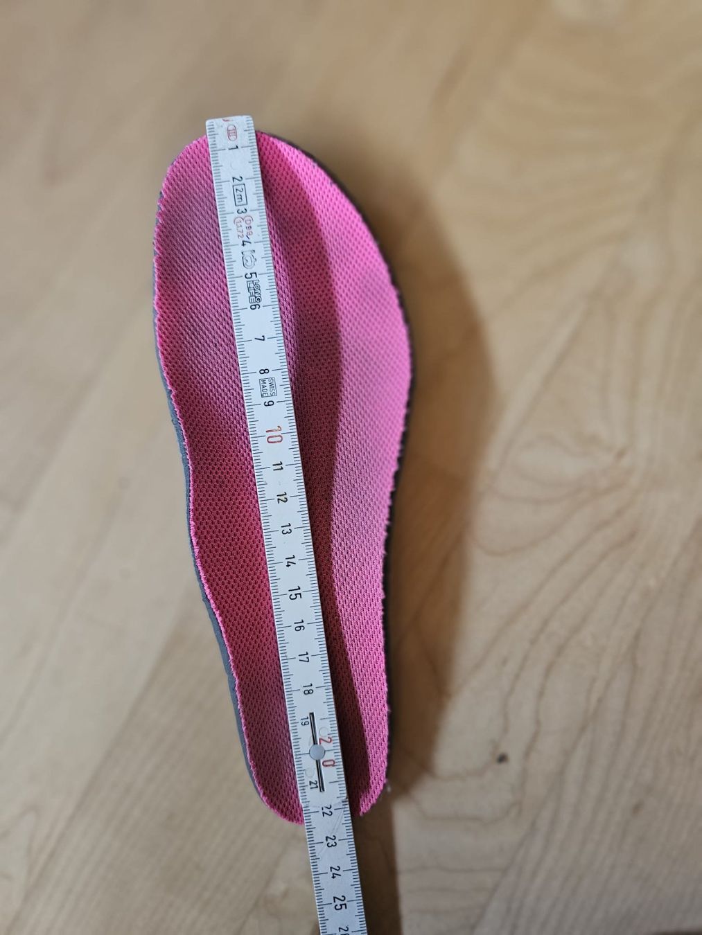 Nike Scarpe per ragazze: Nike Turnschuh Grösse 35.5 – Usato da Lungern venduto da Bohnenkraut69 3
