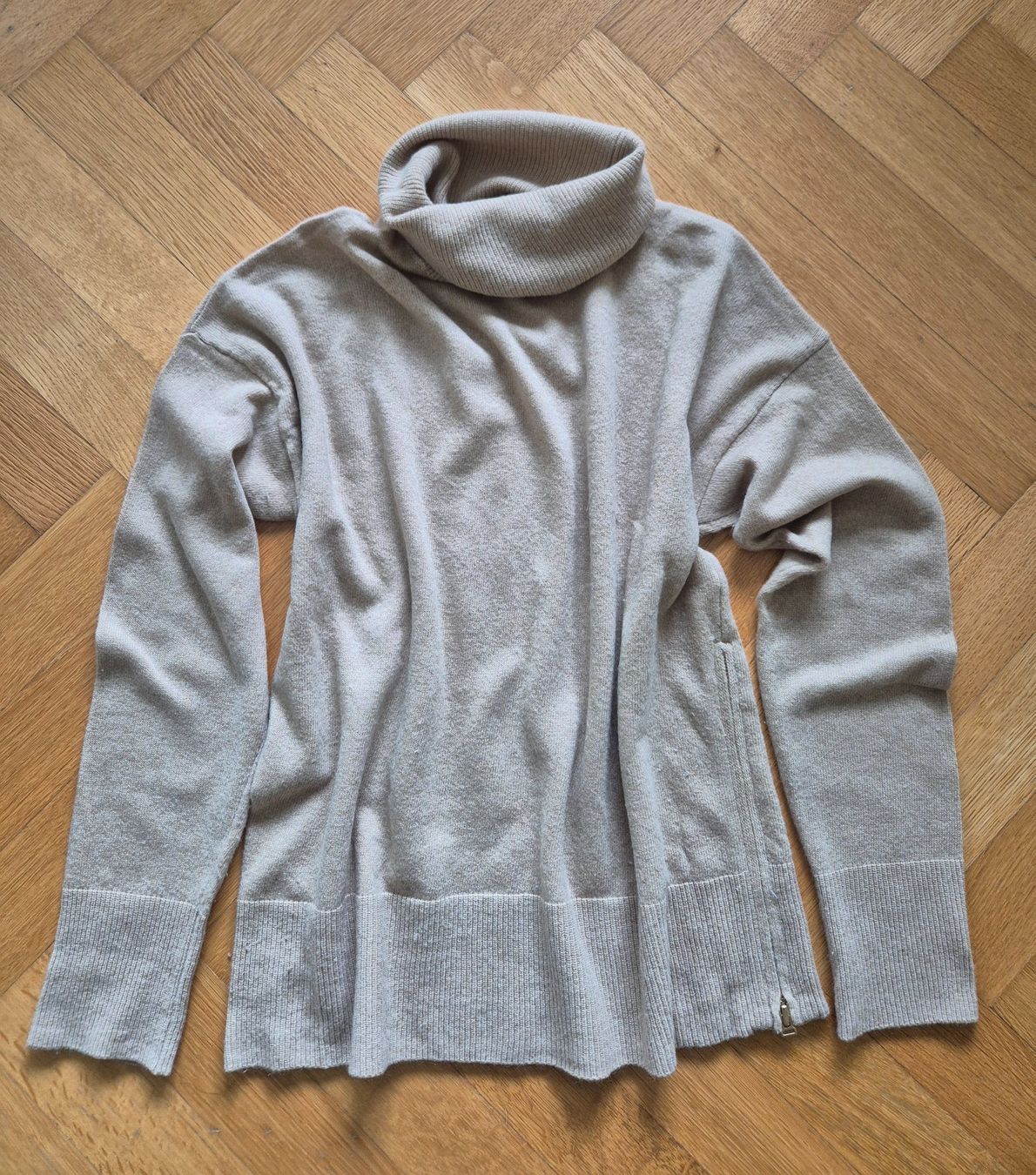 Benetton Pullover & Sweatshirts: Beige Rollkragenpullover Pullover Kaschmir Wolle Benetton M – Gebraucht aus Richterswil von Aggie7