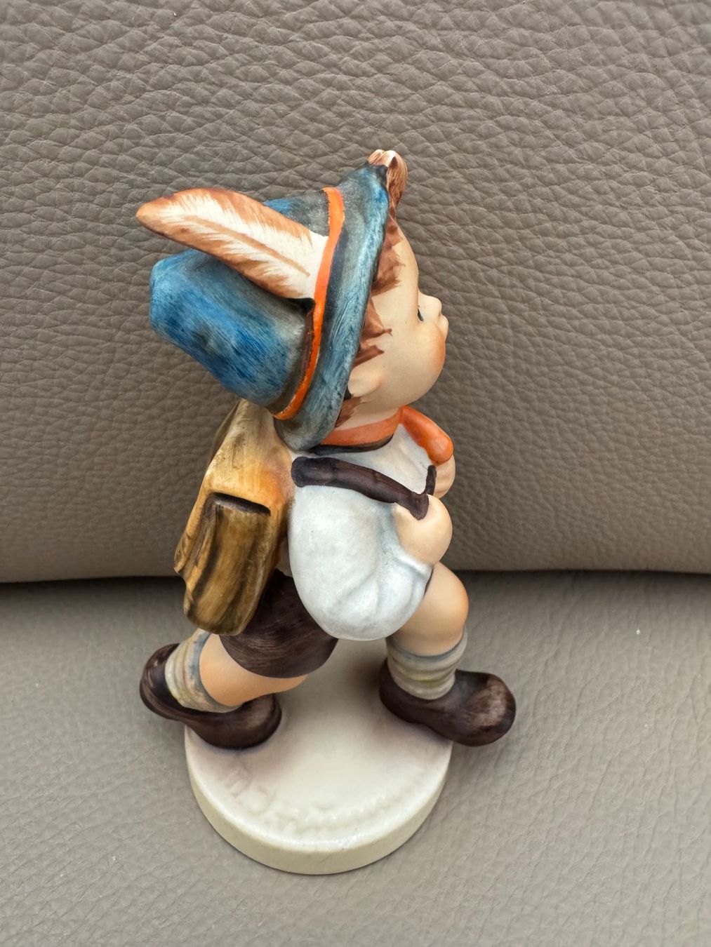 Hummel Statuette: Hummel Figur, Bub mit Schulranzen, top! – Usato da Neftenbach venduto da Rose40 2