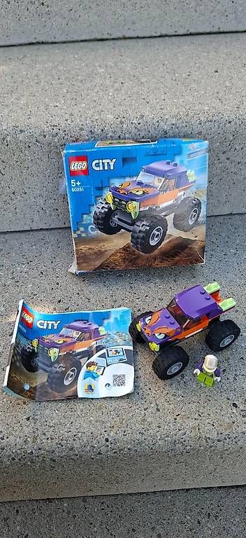 Kit di costruzioni: LEGO CITY 60251  – Usato da Champlan venduto da Belette84