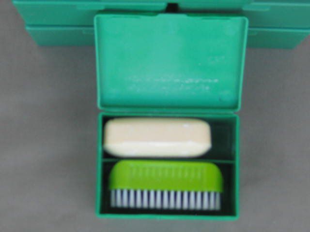 Schweizer Armee Altro per la casa: Articles sanit. brosse à main et savon .  Office PC - ASM - – Nuovo (secondo la descrizione) da Vallorbe venduto da mugyval 1