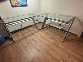 Schönes Designer Eckpult- Glas