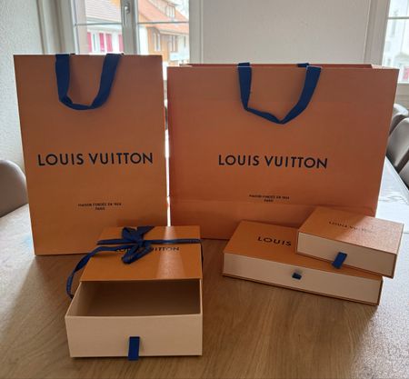 Original Louis Vuitton Geschenkverpackungen & Tragetaschen!