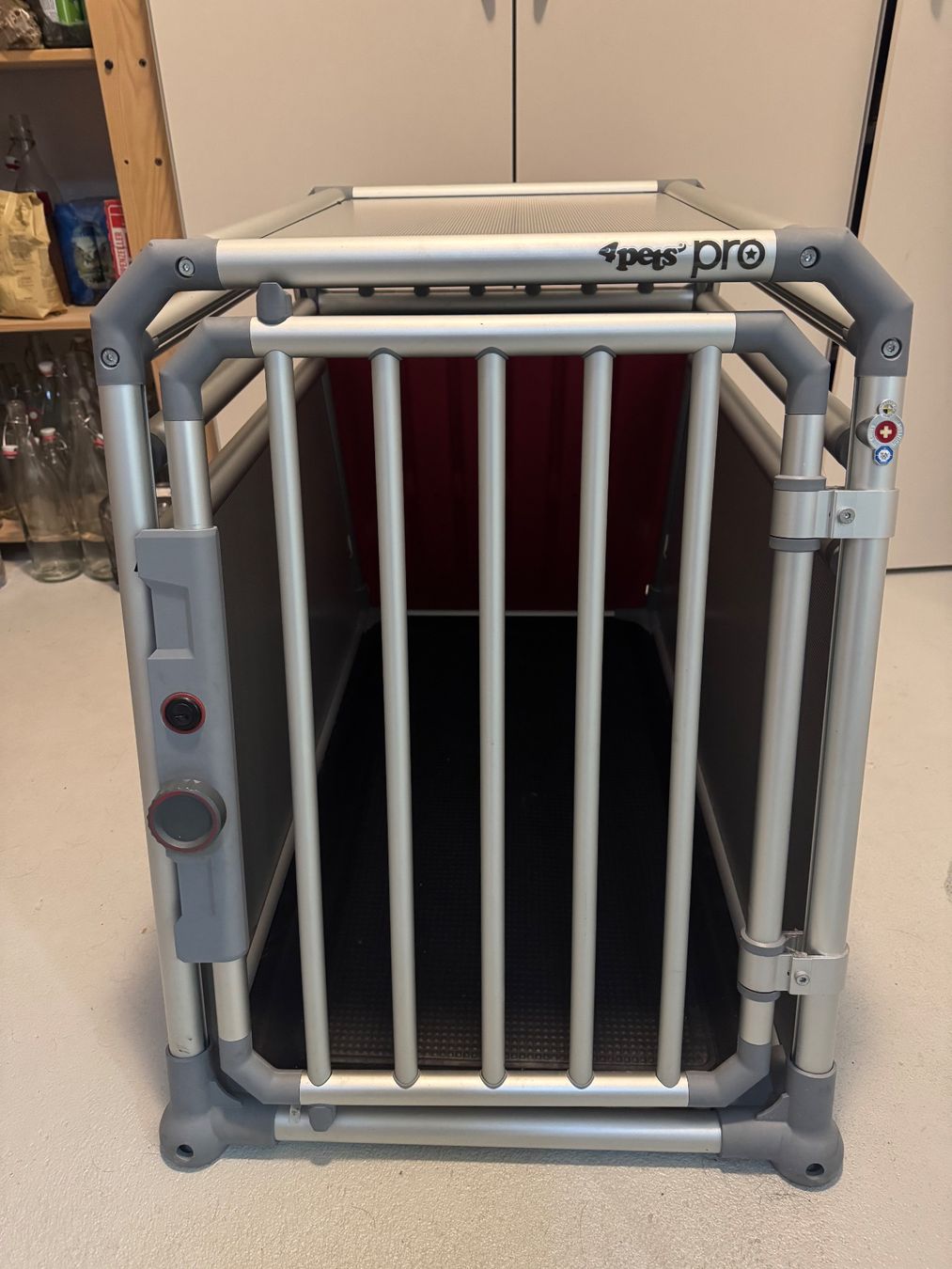 Liege- & Schlafplätze: 4pets Pro Hundebox – Gebraucht aus Andelfingen von pmerk 1