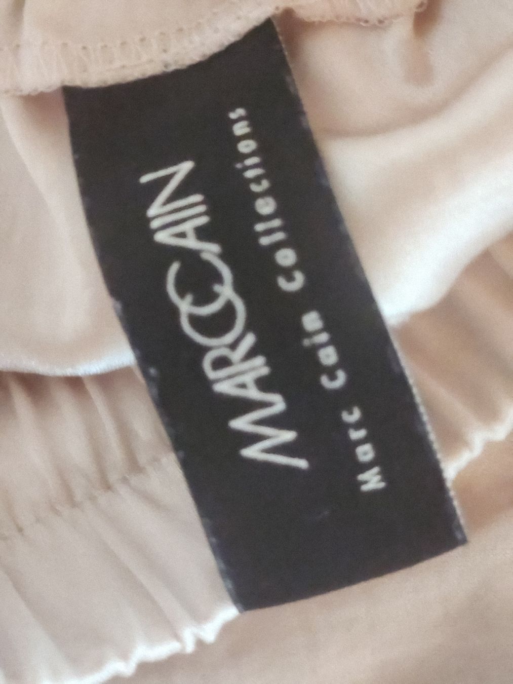 Marc Cain Pantaloni: Pantalon MARC CAIN taille 40  satin – Usato da Niedergösgen venduto da Eva2410 6