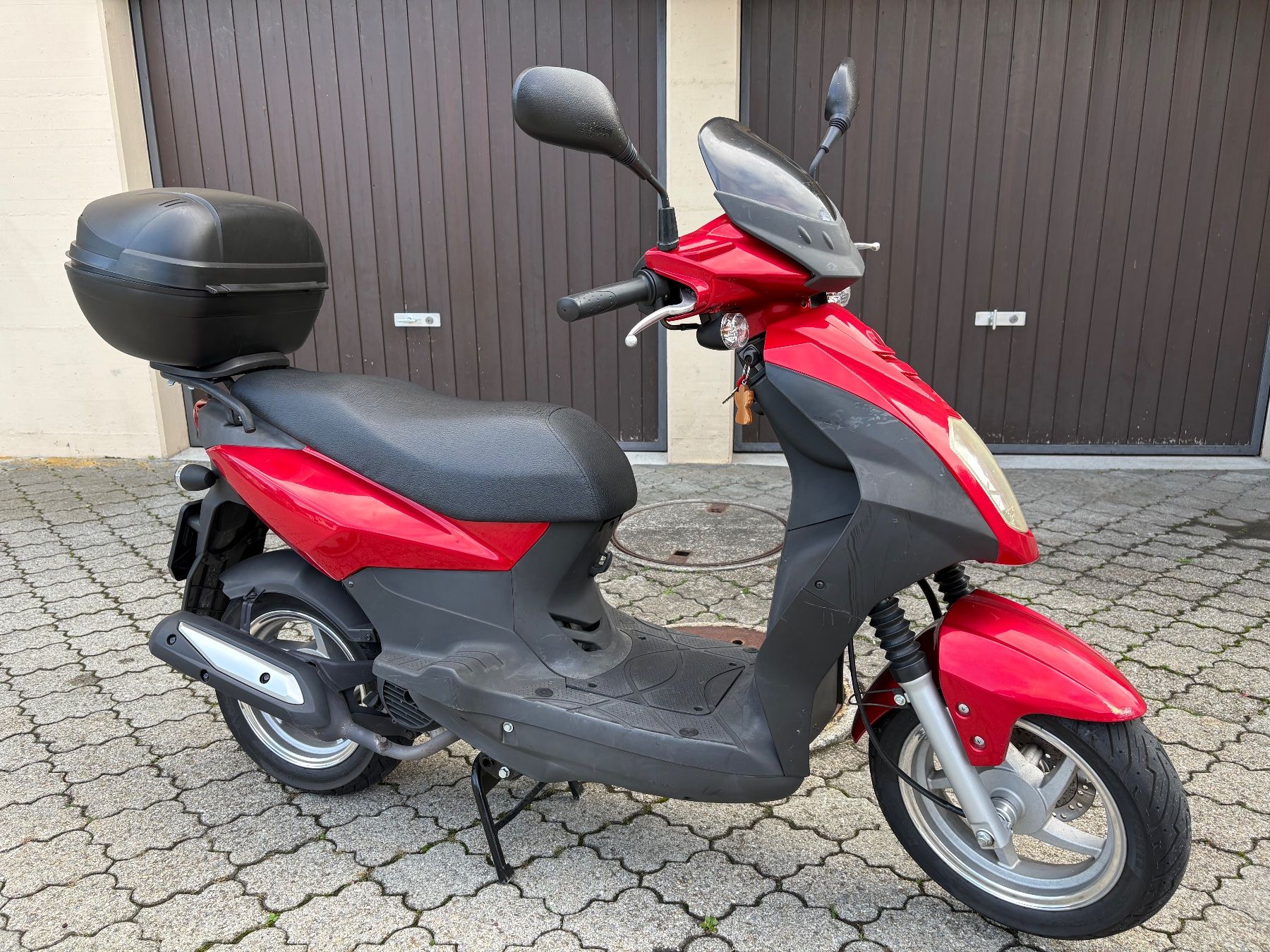 Sym Scooters: Roller SYM Orbit 125 ab Fr. 1.- – Gebraucht aus Einsiedeln von E-Street 3