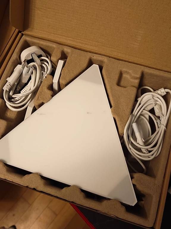 Nanoleaf Lampade: Nanoleaf, 21 Panels mit 2 Aurora Rhythm – Usato da Seengen venduto da Highbornhorizon 2