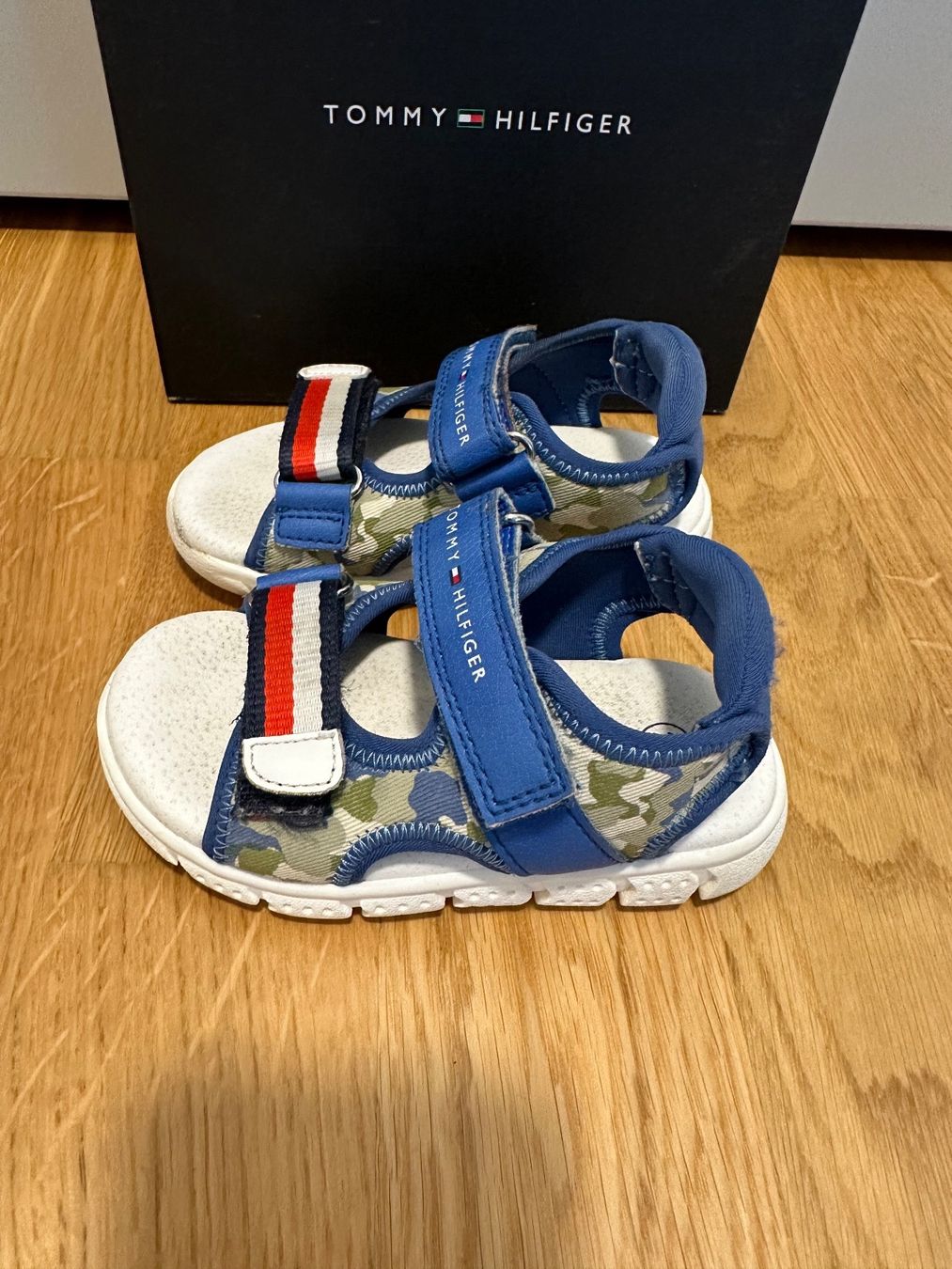 Tommy Hilfiger Schuhe für Jungen: Sandalen Tommy Hilfiger Gr. 21 – Gebraucht aus Unterägeri von StefanGekko 1