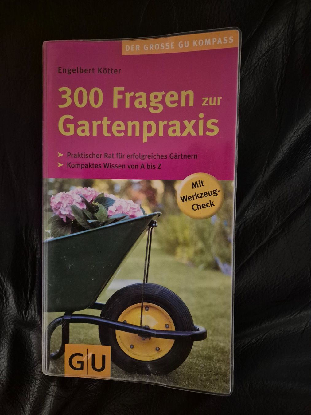 Libri: Taschenbuch 300 Fragen Gartenpraxis – Usato da Bischofszell venduto da Shela