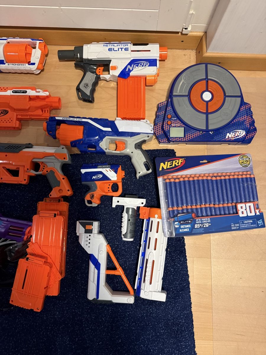Nerf Giocattoli: Nerf gun collection with target – Usato da Pfäffikon SZ venduto da Shootershill 1