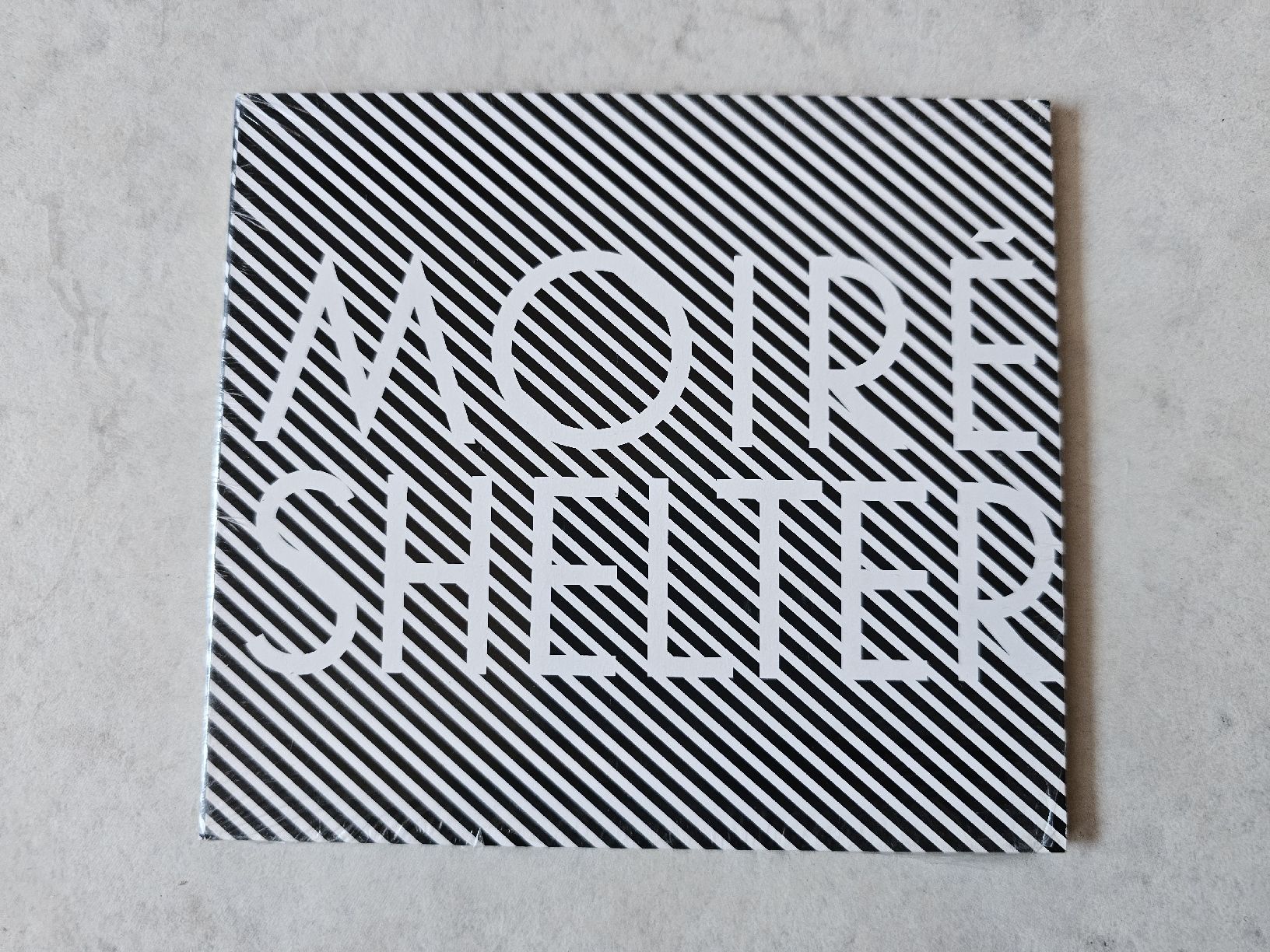 CD: Moiré  -  Shelter  /  Neuwertig – Nuovo e nell'imballaggio originale da Schneisingen venduto da backstore24