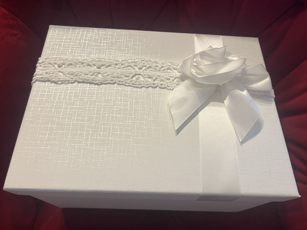 Behälter & Ähnliches: Geschenk- oder Aufbewahrungsbox – Neu und originalverpackt aus Allschwil von Funlady91