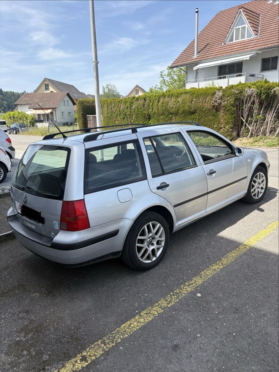VW Automobili: VW Golf 4 Variant 1.6   – Usato da Oberkulm venduto da ise_v7q2 5