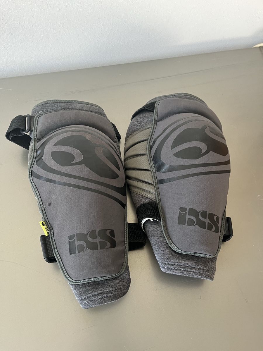 IXS Schutz & Schoner: IXS Knee Pads mtb L – Gebraucht aus Bern von vad_7whw