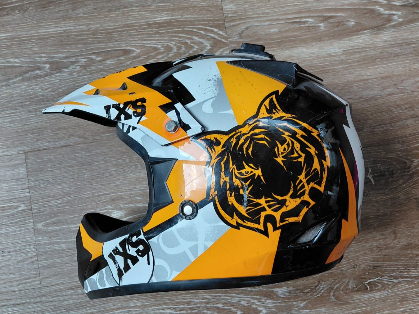 IXS Caschi & visiere: iXS Motocross Helm Tiger Design Grösse M gebraucht – Usato da Buchs LU venduto da bs_hl7w