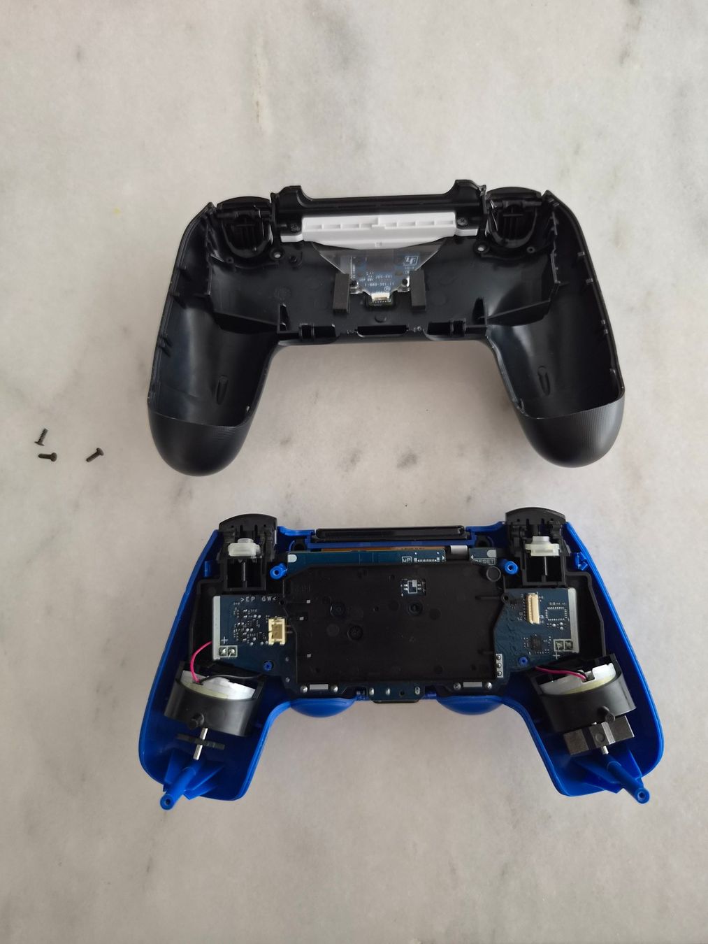 Sony Controller: Controller / Playstation 4 (verbindet nicht) – Defekt aus Wallisellen von Blackstone0820 1