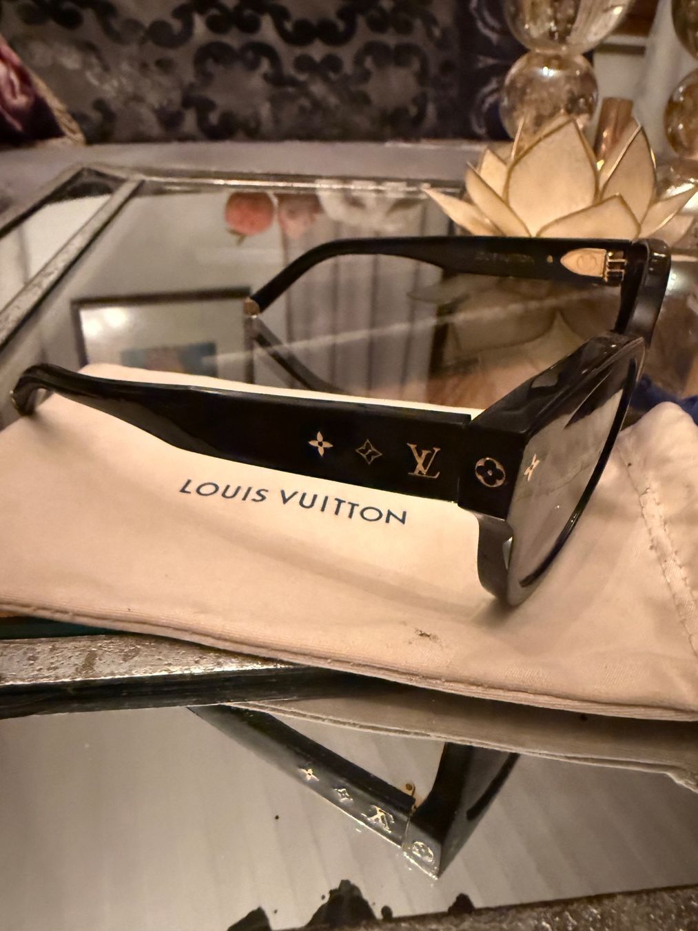 Louis Vuitton Brillen & Gläser: Louis Vuitton Sonnenbrille – Gebraucht aus Lutzenberg von Schatzkiste88