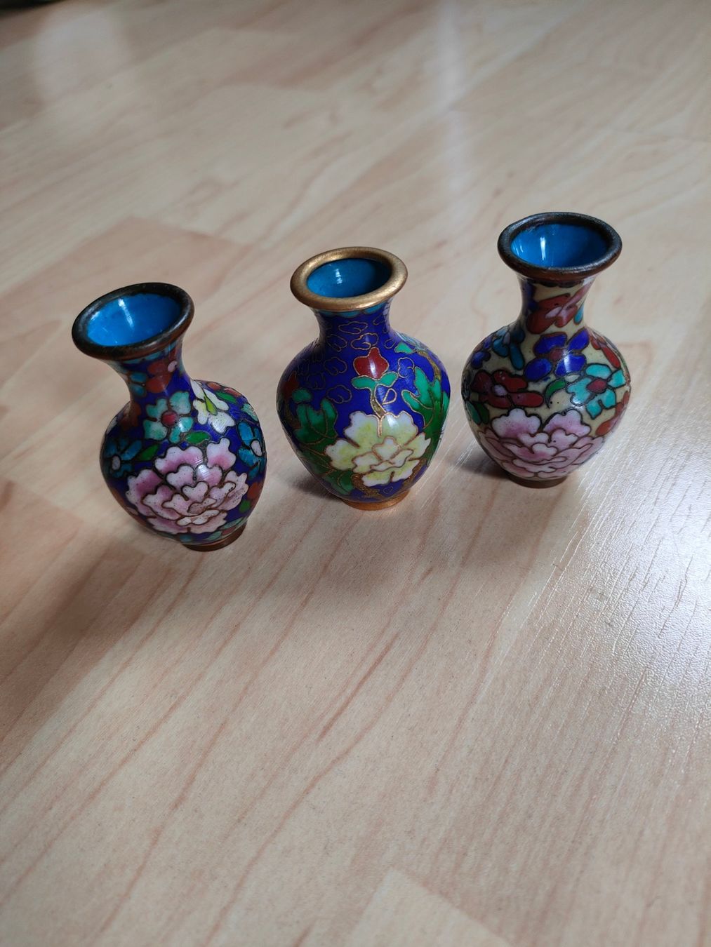 Vasi & Recipienti: Vasen trio (China, cloisonné) – Usato da Adliswil venduto da Vimovi 1