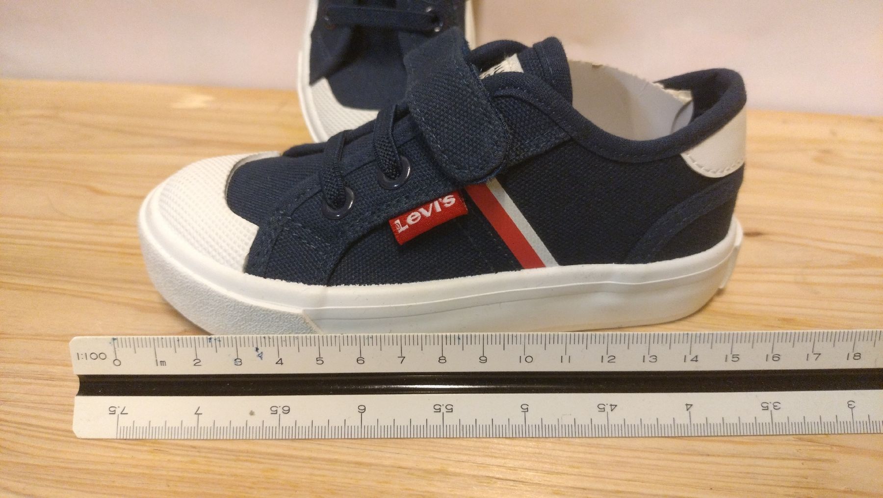 Levi's Scarpe per ragazzi: Chaussures Levi's enfant, taille 26 NEW – Nuovo (secondo la descrizione) da Farvagny-le-Grand venduto da LaCaverne 1