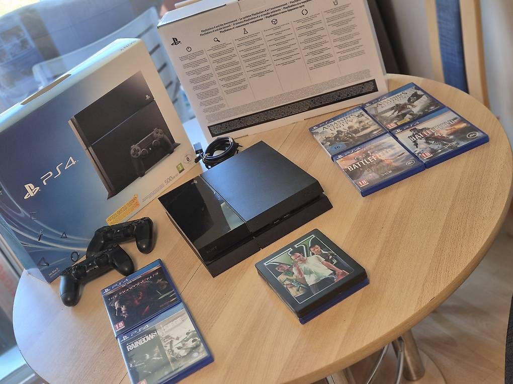 Console: PS4 - PlayStation 4 – Usato da Winterthur venduto da CroNec 4