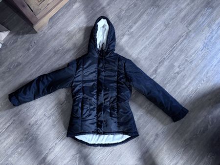 Winterjacke, Schwarz mit Futter, Grösse L Top Zustand!