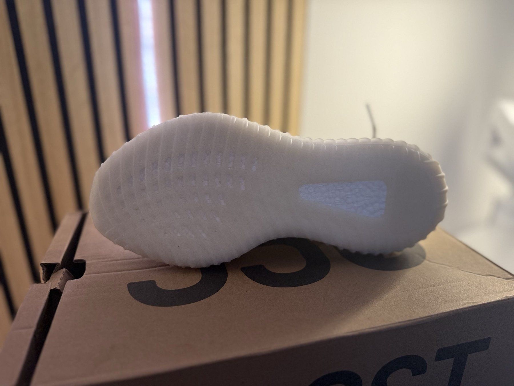Adidas Scarpe da uomo: ✨Yeezy boost 350 v2 bone✨ – Nuovo e nell'imballaggio originale da Tobel venduto da Carbon-Store 4