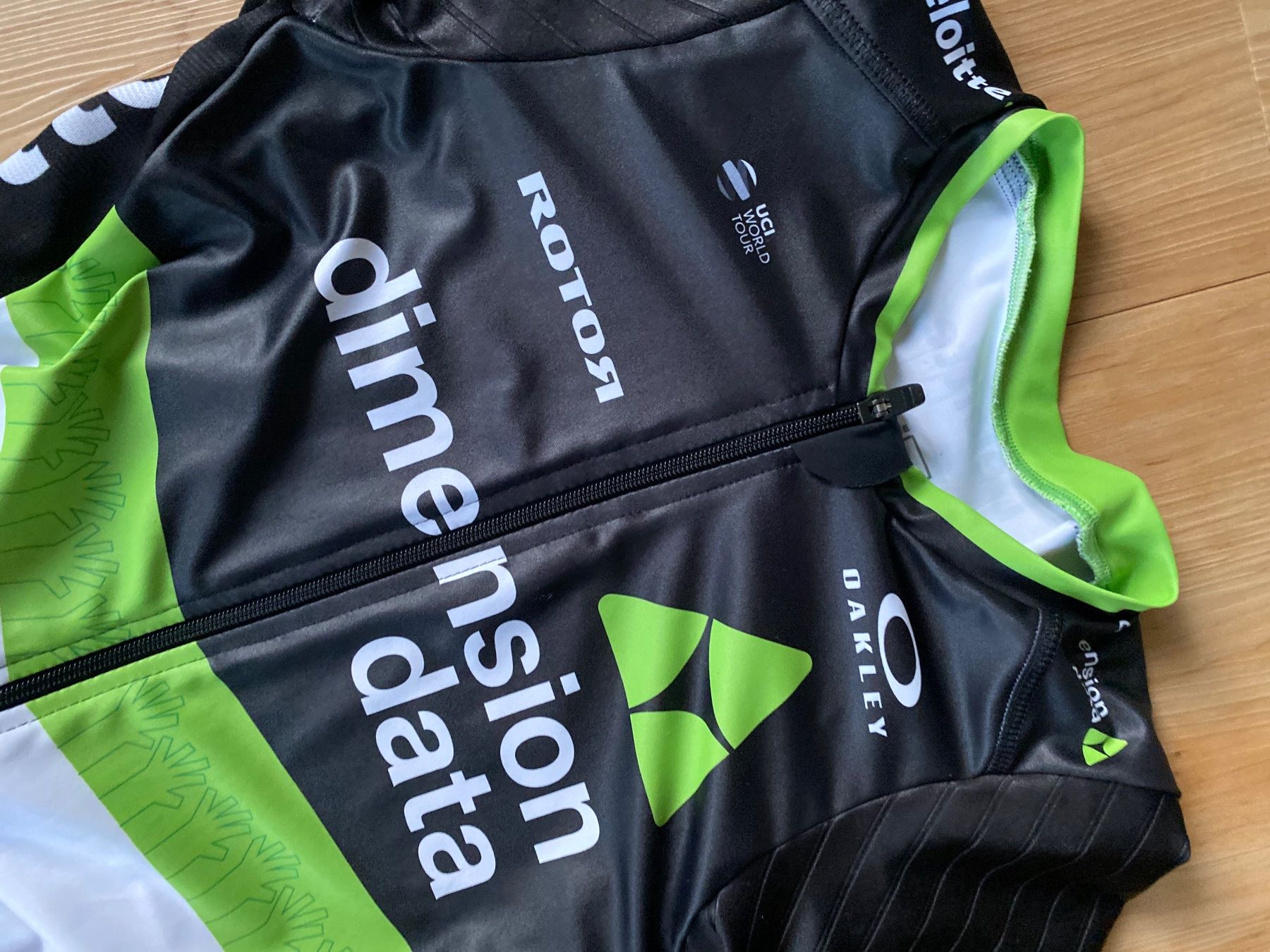 Canottiere & Pantaloni: Dimension data mark cavendish sprintsuit medium oakley – Usato da Appenzell venduto da classiccyclingkits 4