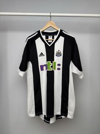 Newcastle United 01/02 home shirt 