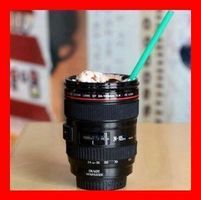 Linse Canon EF 24-105mm Kaffeetasse Cappuccino Kamera Bar