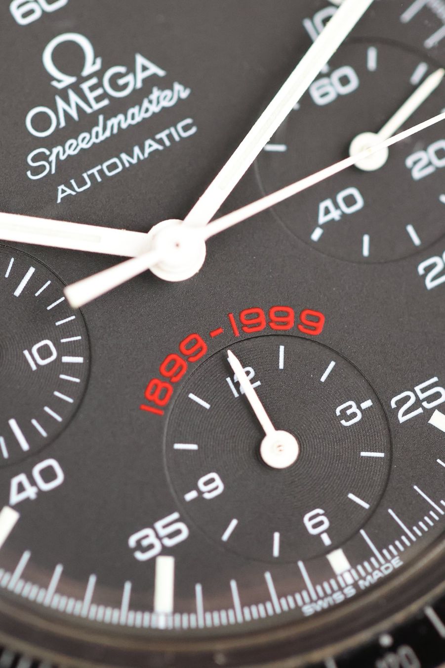 Omega Orologi: Omega Speedmaster Reduced 'AC Milan Limited Edition' – Usato da Zürich venduto da Lazulivintagewatches 3