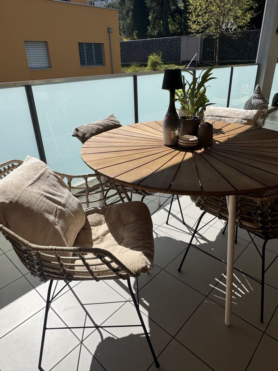 Set di tavolo e panche: Gartentisch mit 4 Stühlen! – Usato da Fällanden venduto da TCristina 1