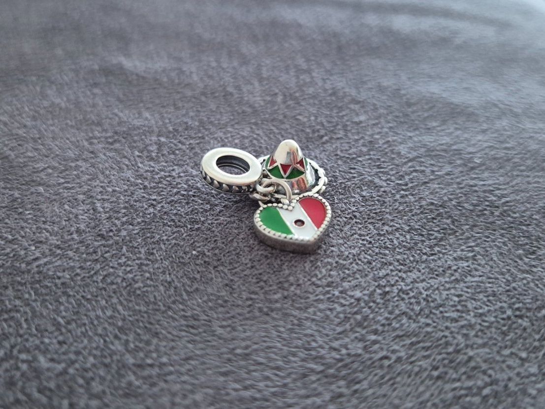 Ciondoli: Charm Mexiko +Garantie – Nuovo (secondo la descrizione) da Rotkreuz venduto da Carbone_Bijou-Shop 1