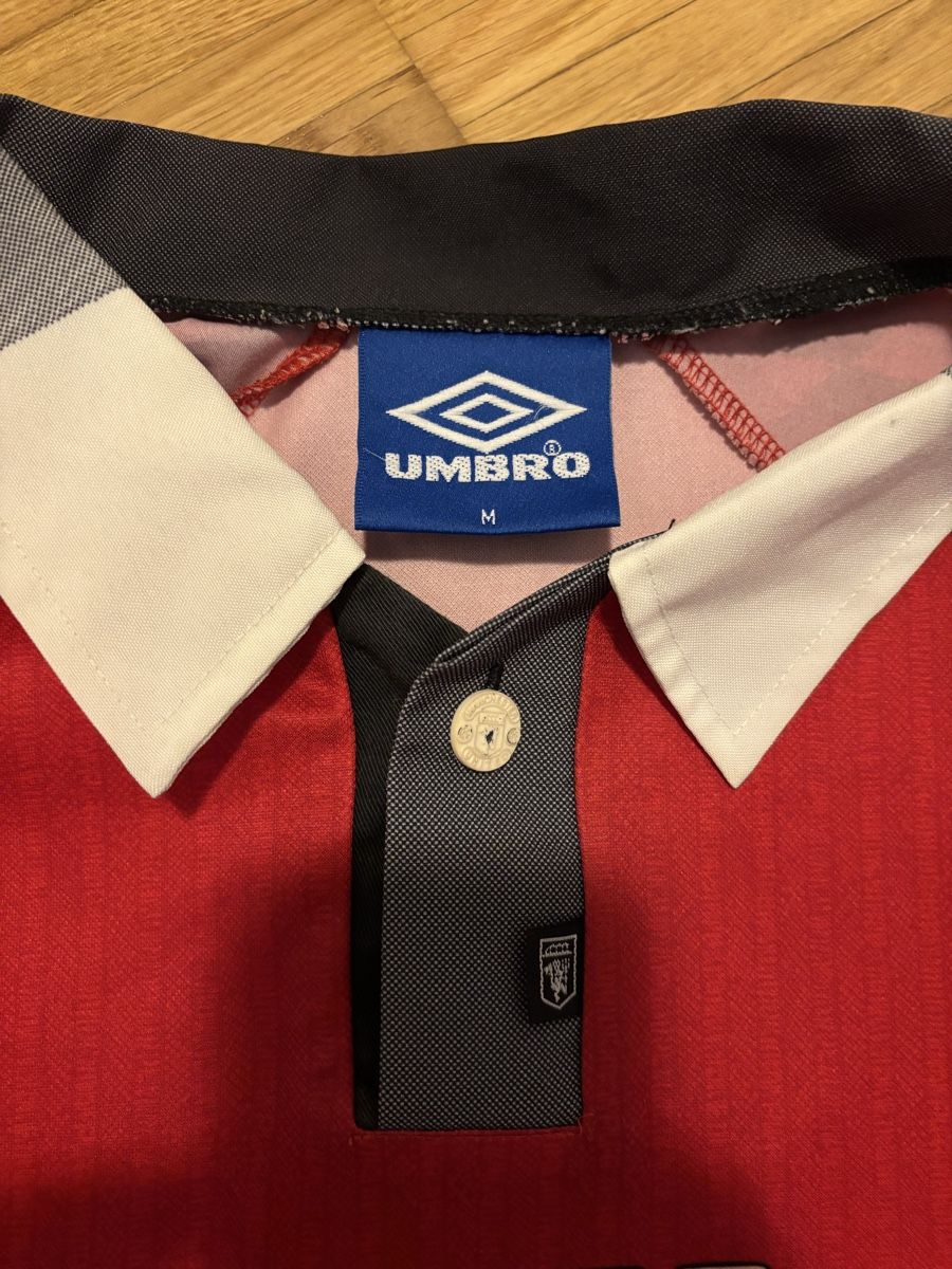 Umbro Canottiere & Pantaloni: Manchester United Trikot Beckham – Usato da Zürich venduto da ChampShirts 7
