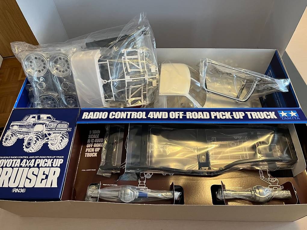 RC Modellbau: RC Modellauto 1:10 – Gebraucht aus Emmen von RiaRio 1
