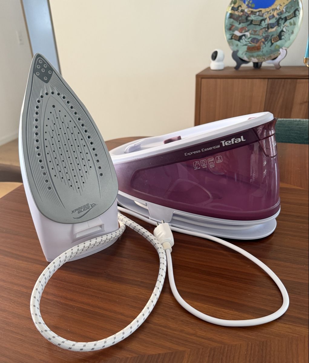 Alle Maschinen: Tefal Express Essential Steam Generator Iron excellent condi – Gebraucht aus Wetzikon ZH von Vatani 2