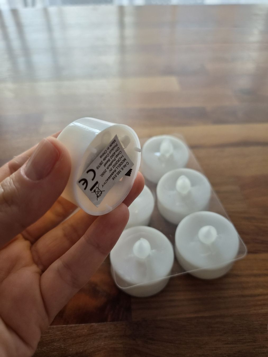Coop Kerzen: LED Teelicht 6x – Gebraucht aus Bülach von Recherchieren 2